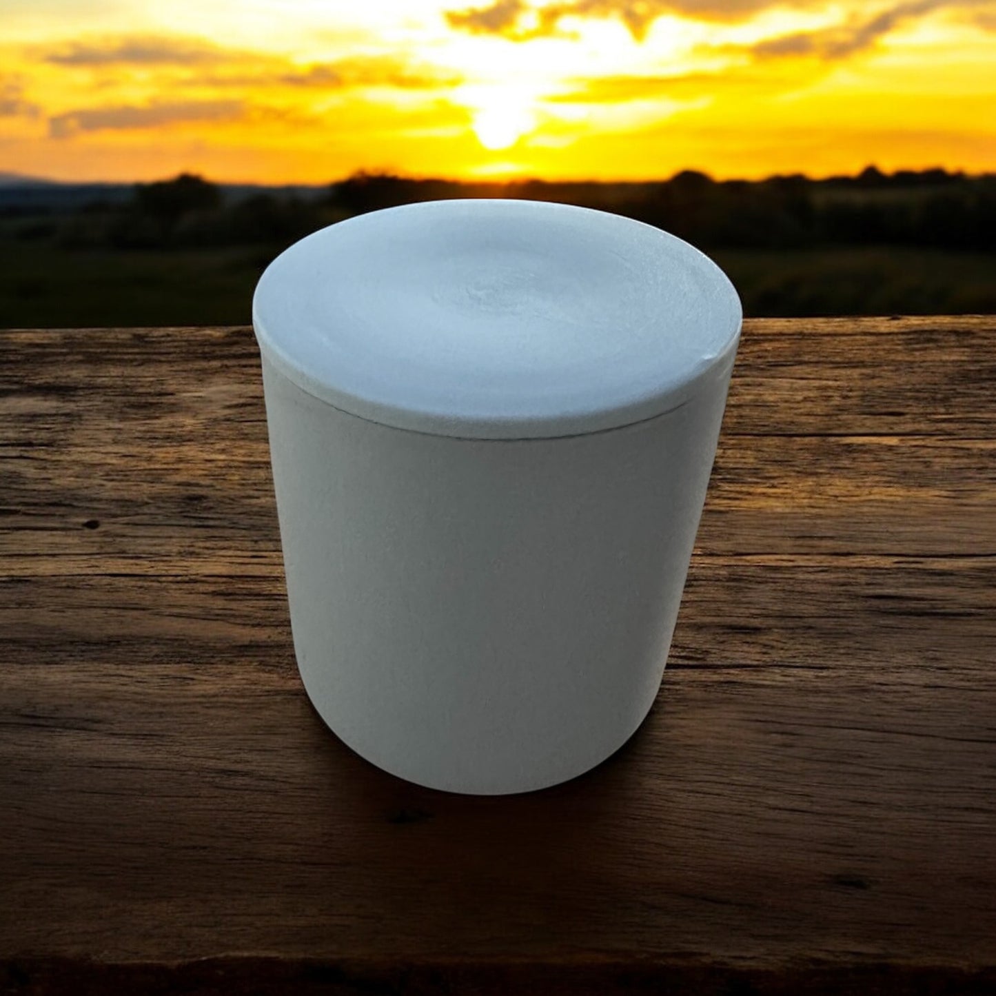 Ceramic candle with matching lid