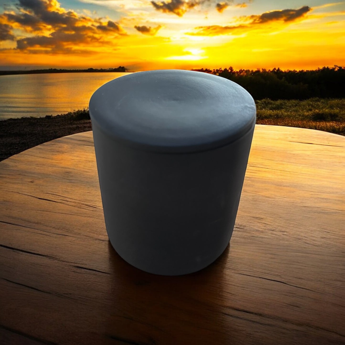 Ceramic candle with matching lid